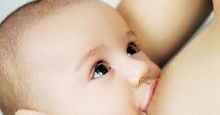 Come nutrire correttamente un neonato con il latte materno?